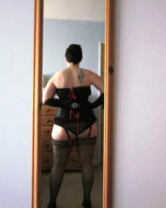 Couple français qui pratique le candaulisme cherche cuckolder 059