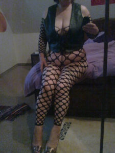 Couple français qui pratique le candaulisme cherche cuckolder 067