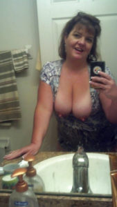 Milf très coquine offerte recherche cocufieur candauliste  001