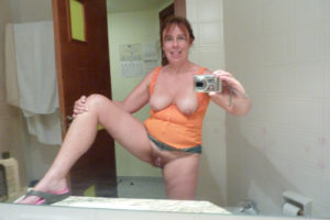 Milf très coquine offerte recherche cocufieur candauliste  053