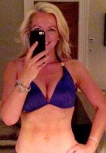 Petite salope couple candauliste  138